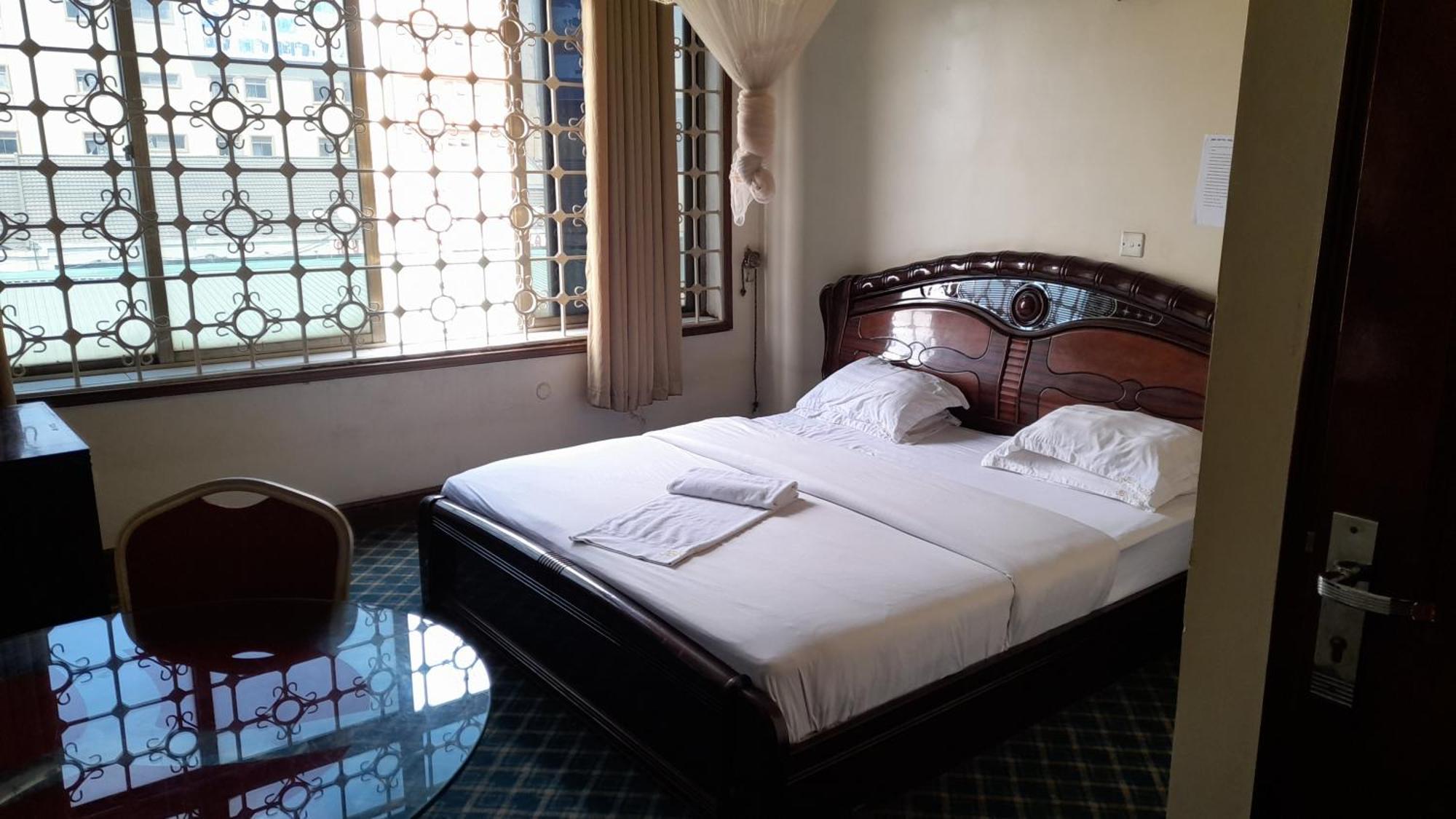 New Jbk Hotel Kampala Luaran gambar