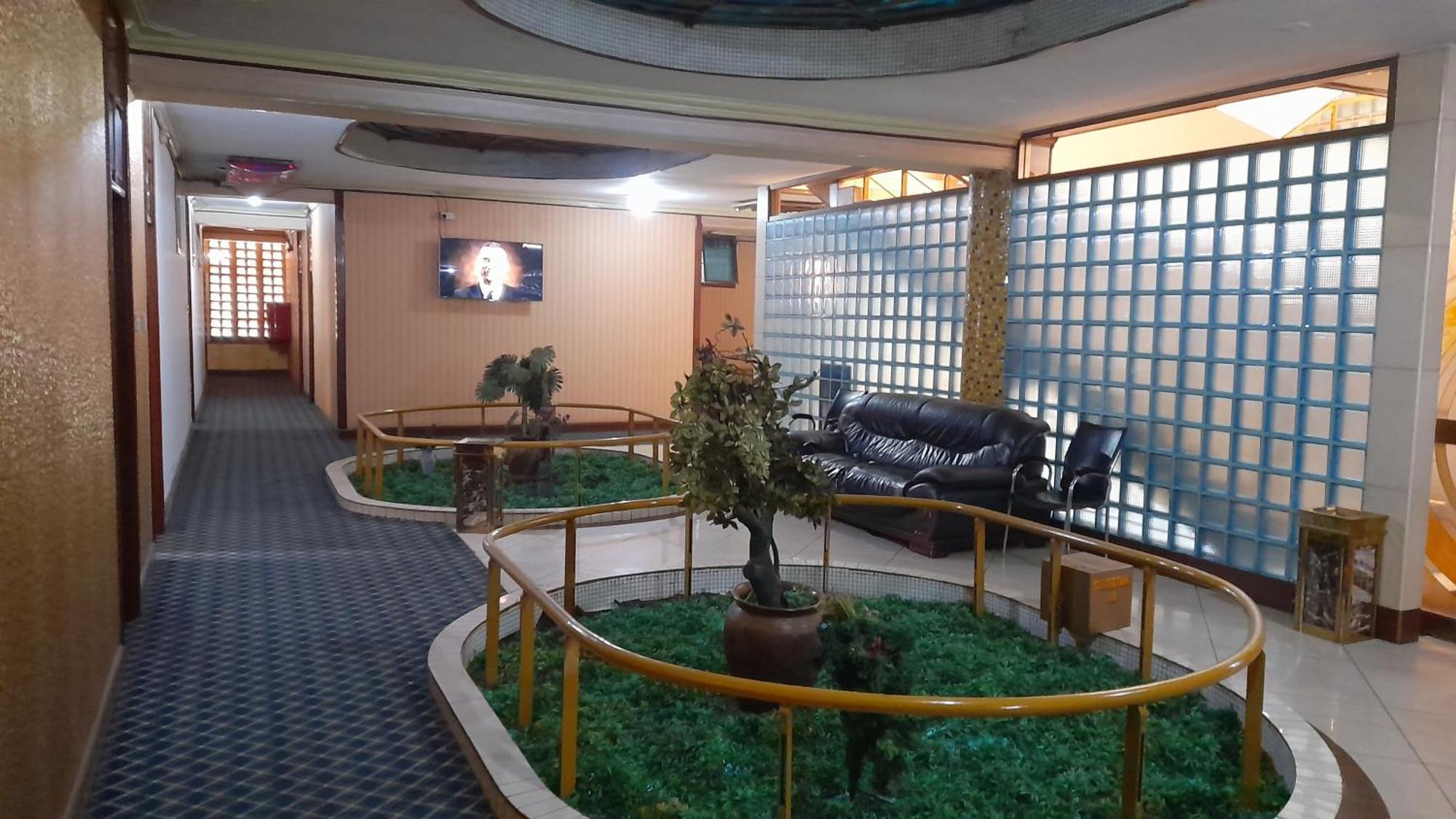 New Jbk Hotel Kampala Luaran gambar