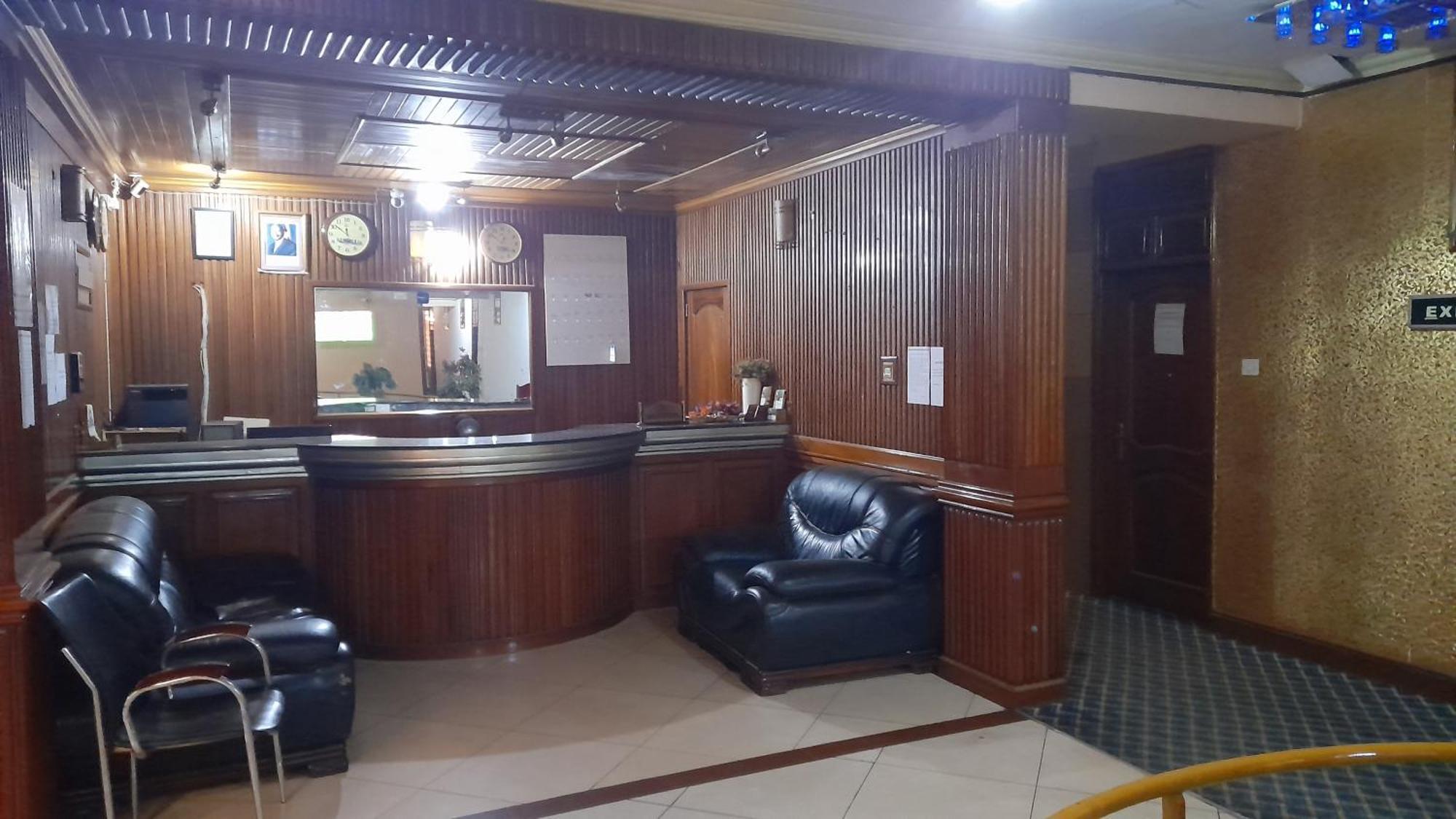 New Jbk Hotel Kampala Luaran gambar