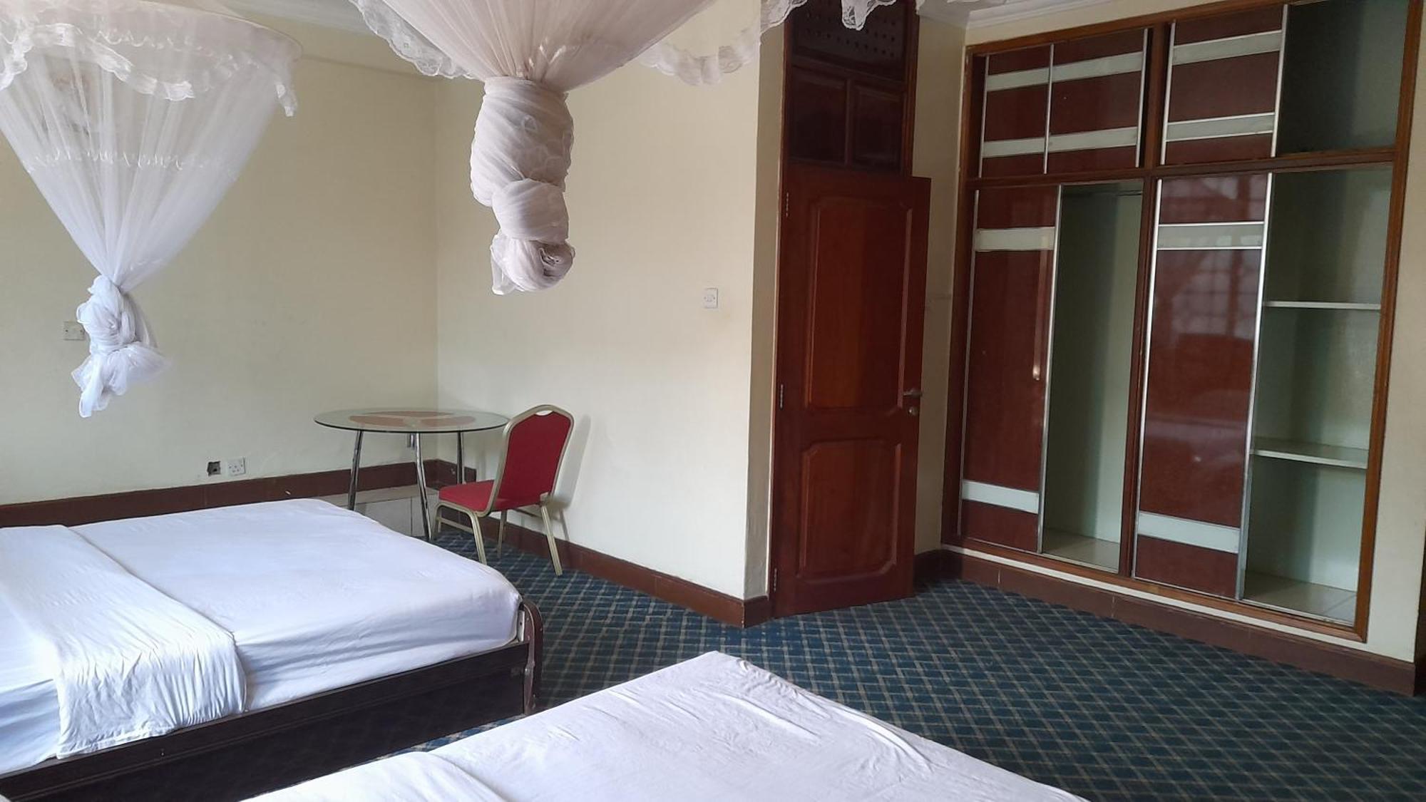New Jbk Hotel Kampala Luaran gambar