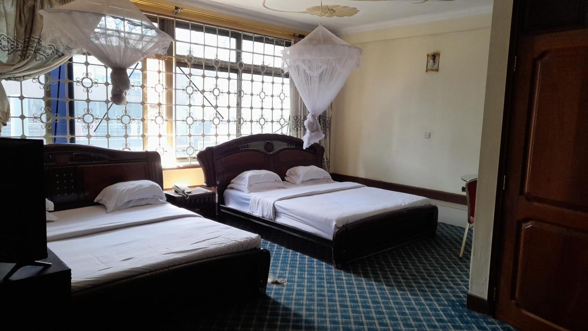 New Jbk Hotel Kampala Luaran gambar
