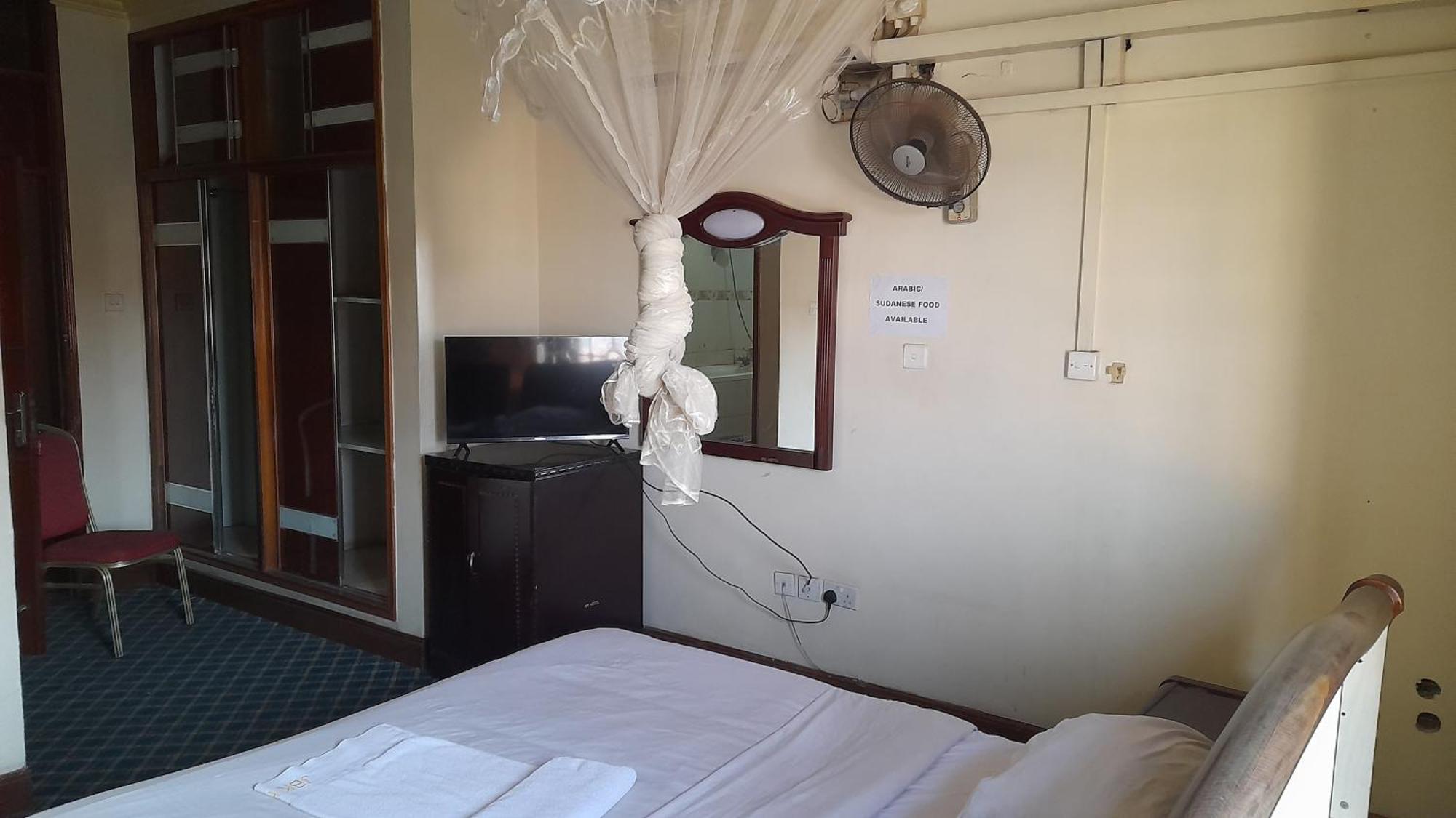 New Jbk Hotel Kampala Luaran gambar