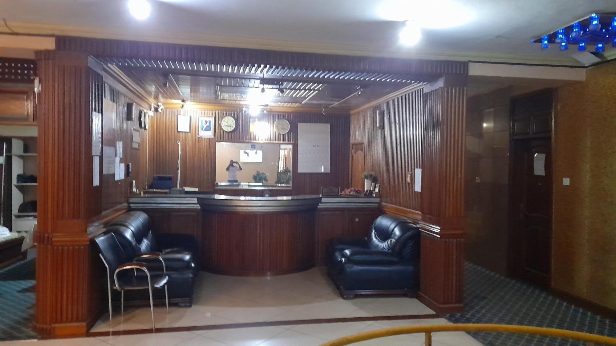 New Jbk Hotel Kampala Luaran gambar