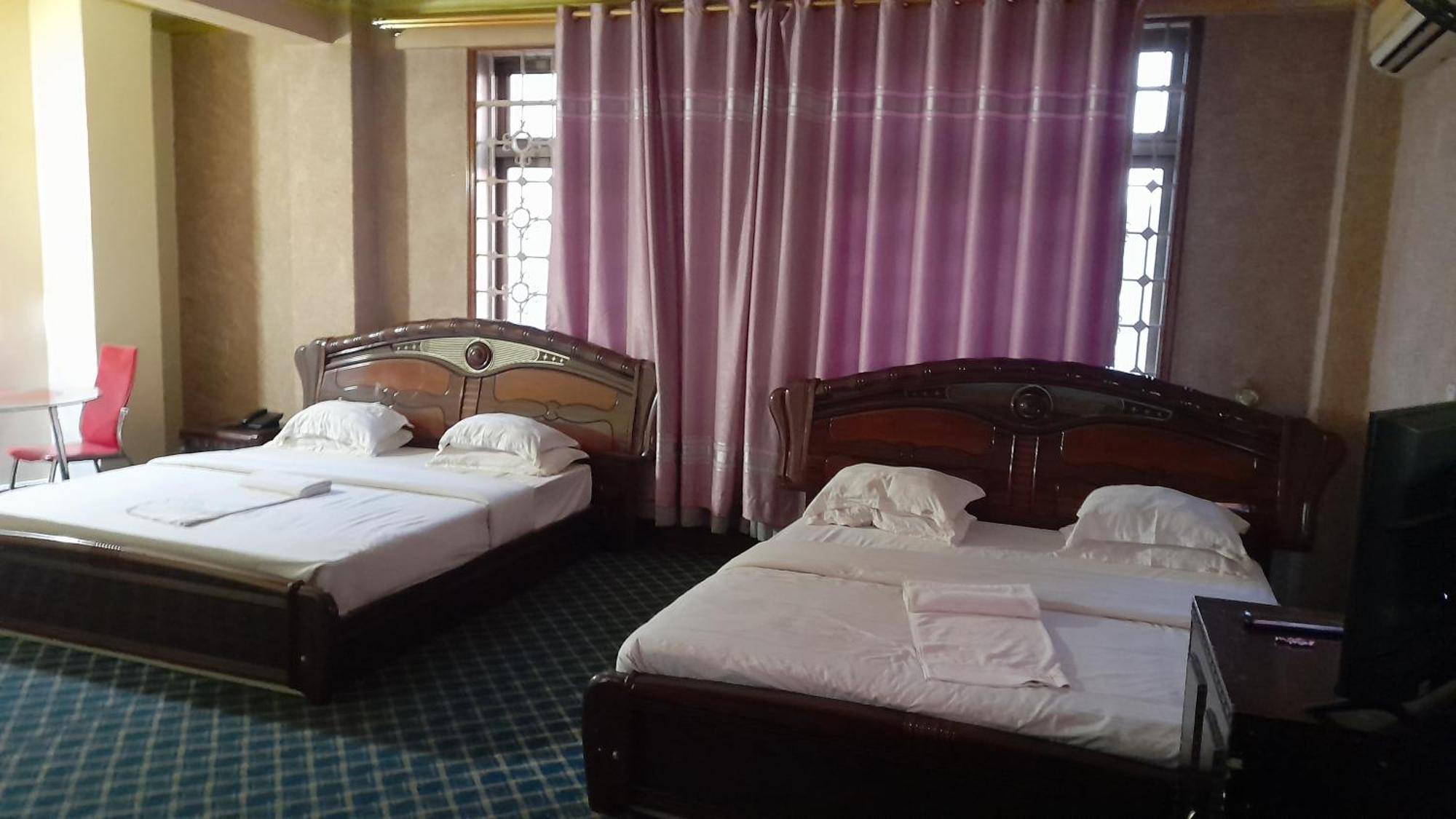 New Jbk Hotel Kampala Luaran gambar
