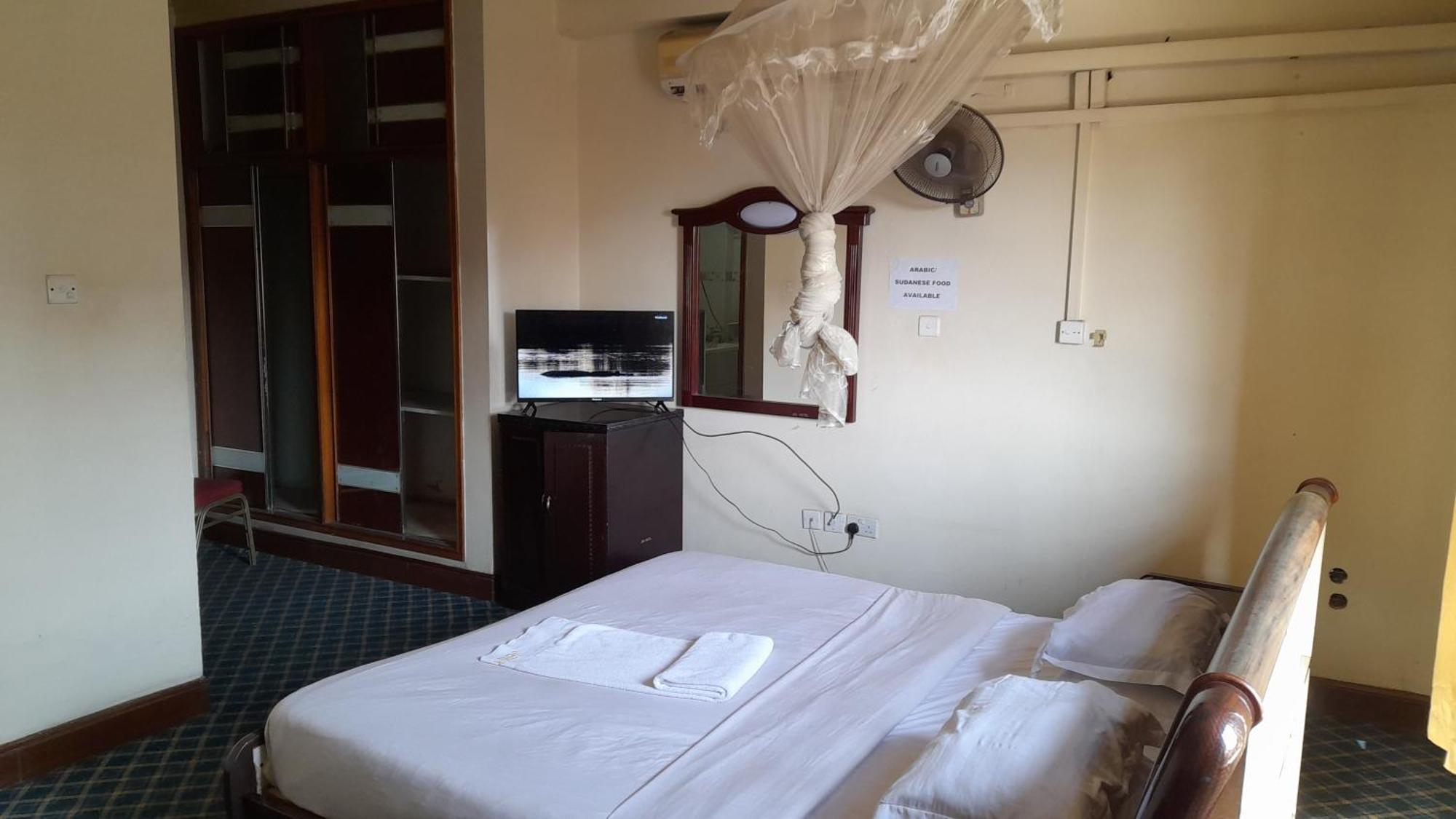 New Jbk Hotel Kampala Luaran gambar