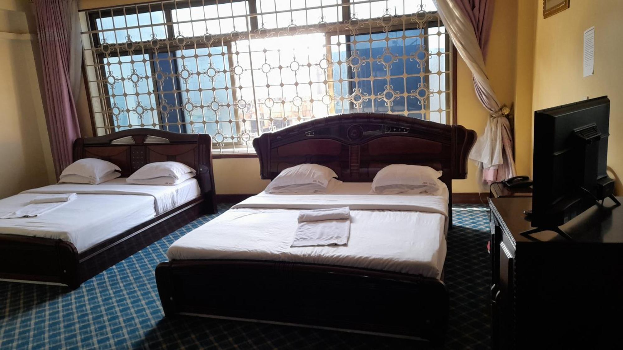 New Jbk Hotel Kampala Luaran gambar