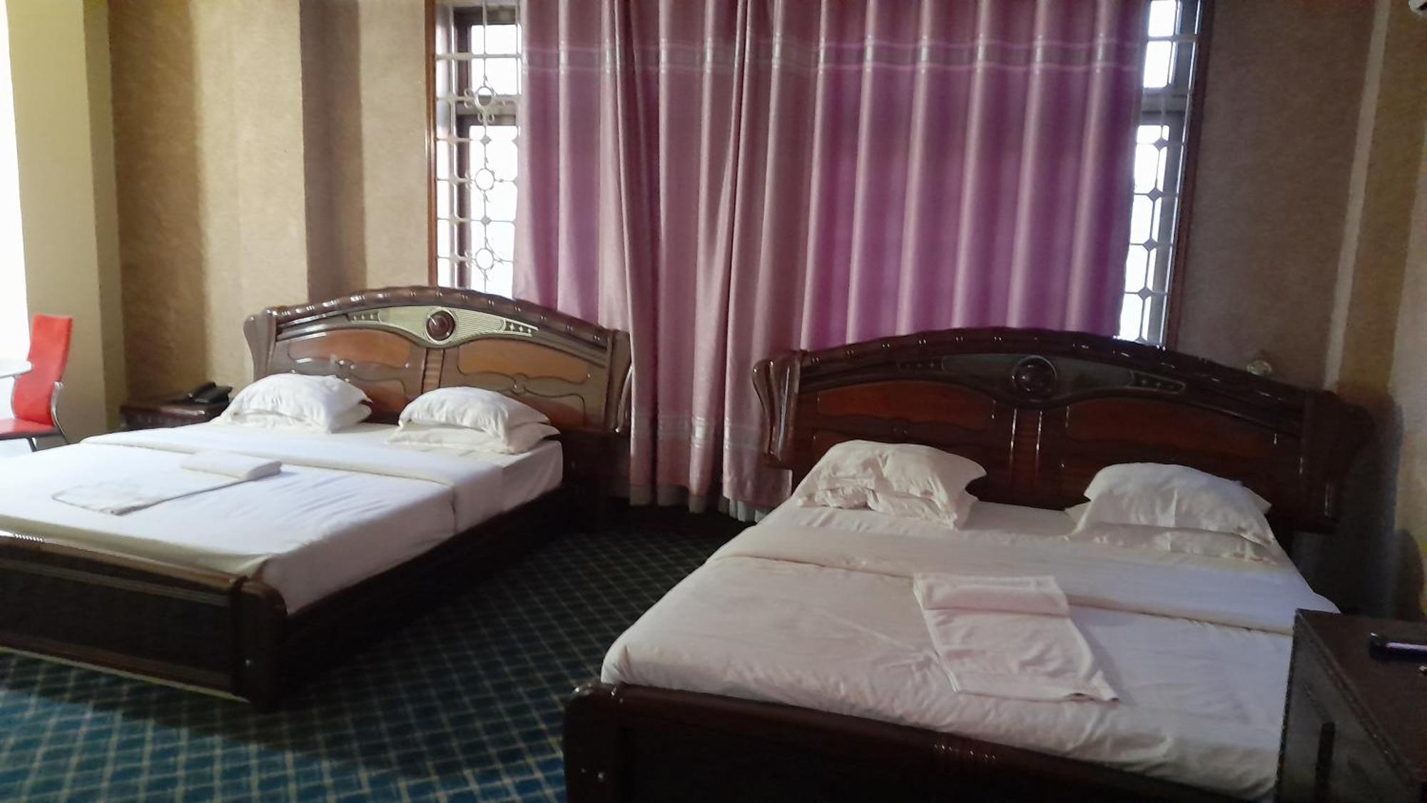New Jbk Hotel Kampala Luaran gambar