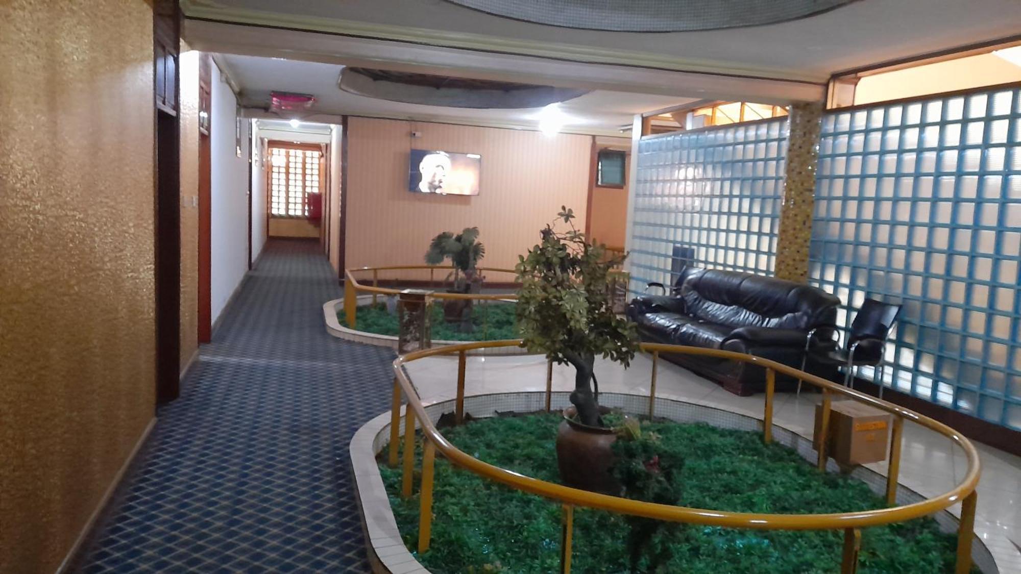 New Jbk Hotel Kampala Luaran gambar