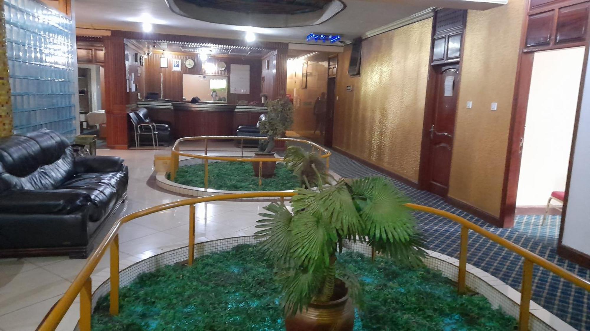 New Jbk Hotel Kampala Luaran gambar