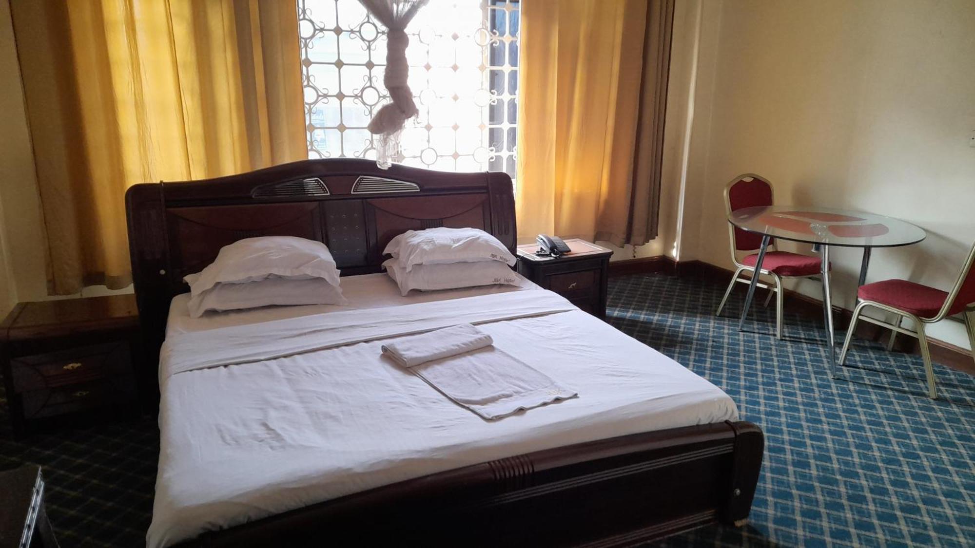 New Jbk Hotel Kampala Luaran gambar