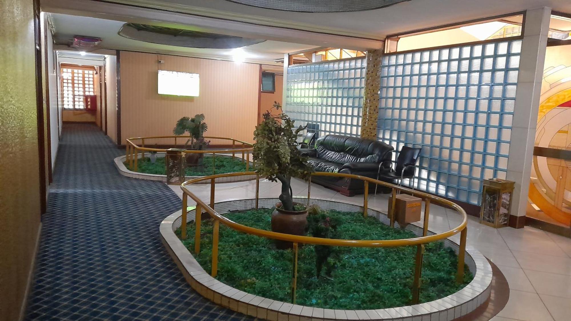 New Jbk Hotel Kampala Luaran gambar