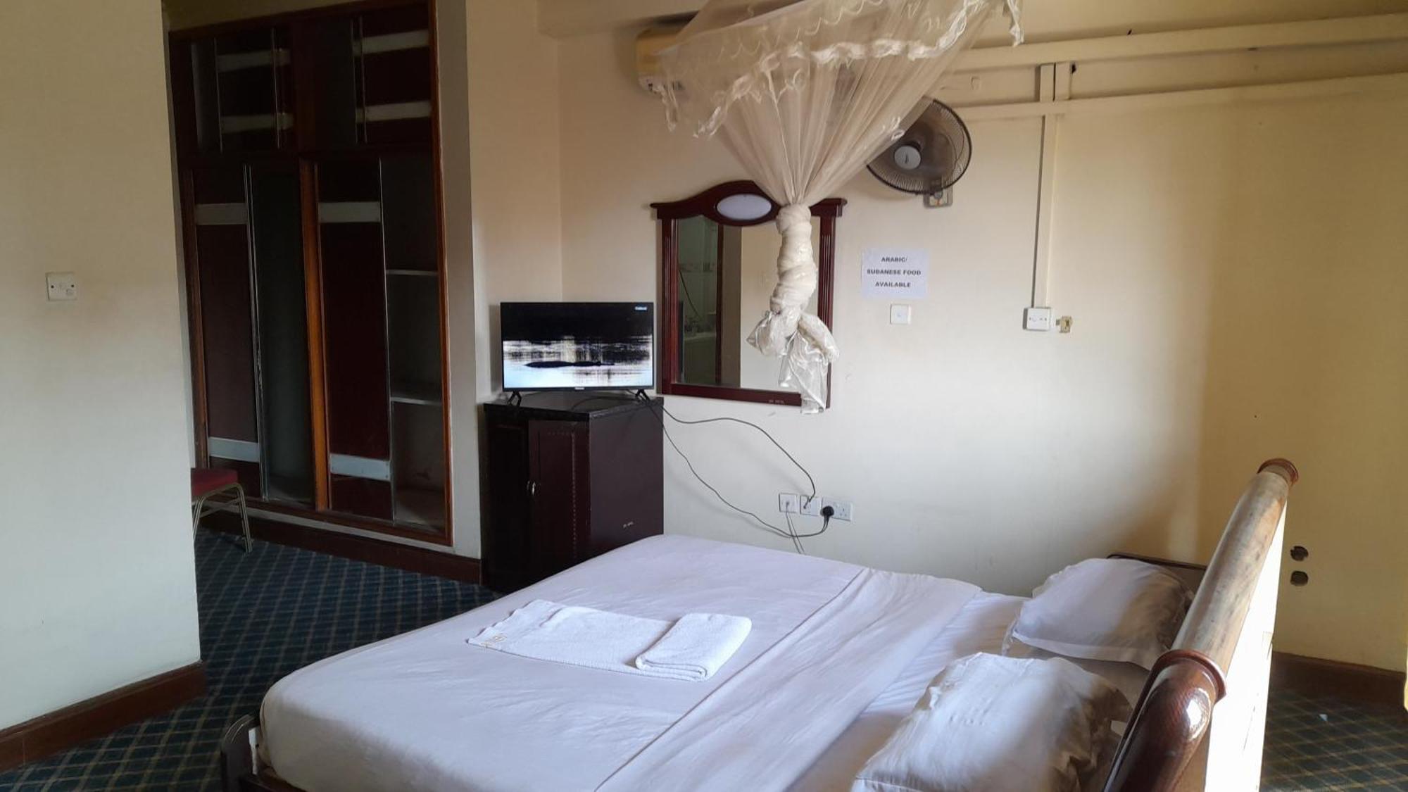 New Jbk Hotel Kampala Luaran gambar